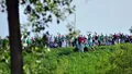 ARCHIWUM: Kibice Śląska dopingują, mimo zamkniętego stadionu (WIDEO)