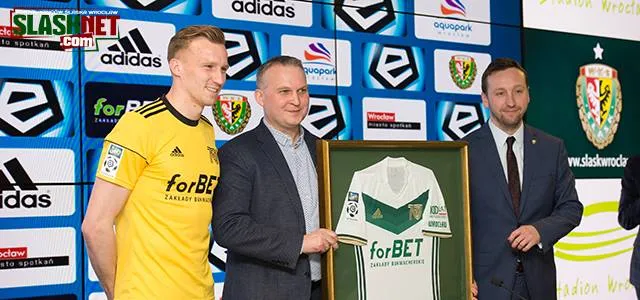 OFICJALNIE: Koniec współpracy Śląska z forBET-em