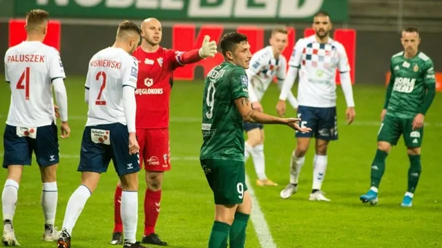 Co słychać u rywala?