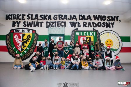 Kibice Śląska zagrali dla ''Wiosny'