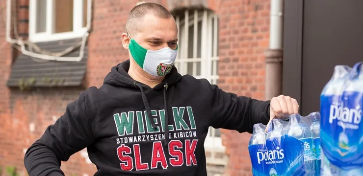 Kolejna dostawa wielkich kibiców (FOTO)
