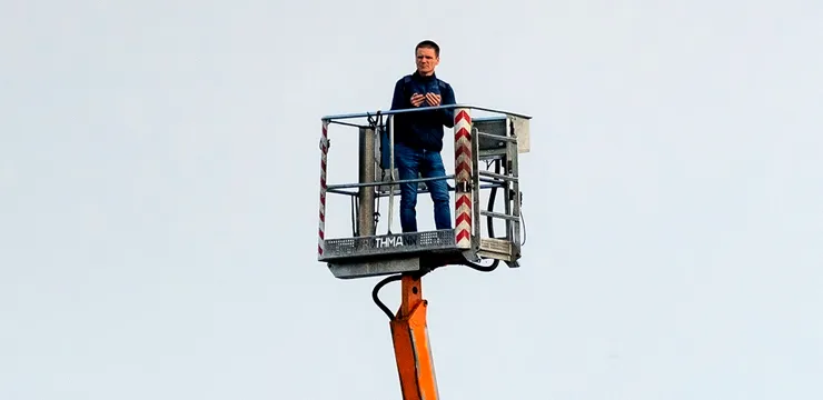 Kibic na podnośniku: To był manifest przeciwko zamkniętym stadionom
