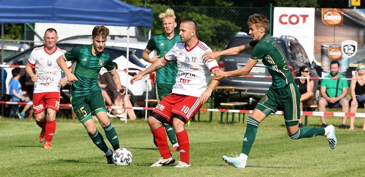 Rezerwy bez błysku, ale w półfinale