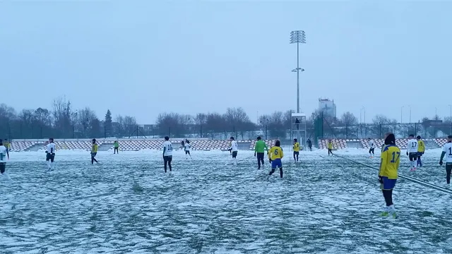Rezerwy lepsze w piłce śnieżnej (RELACJA)