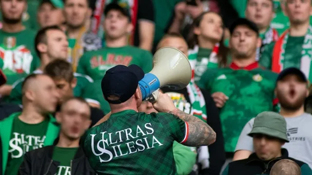 WIDEO: Doping kibiców Śląska w Poznaniu