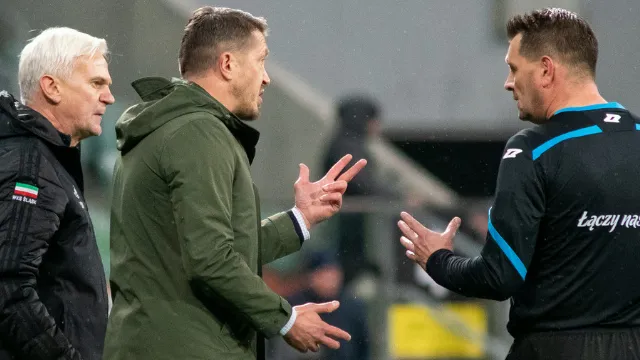 Kartki dla trenerów nabierają znaczenia