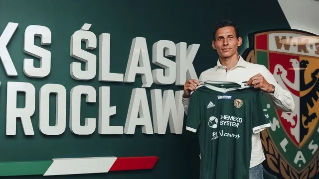 REZERWY: Wzmocnienie środka pola