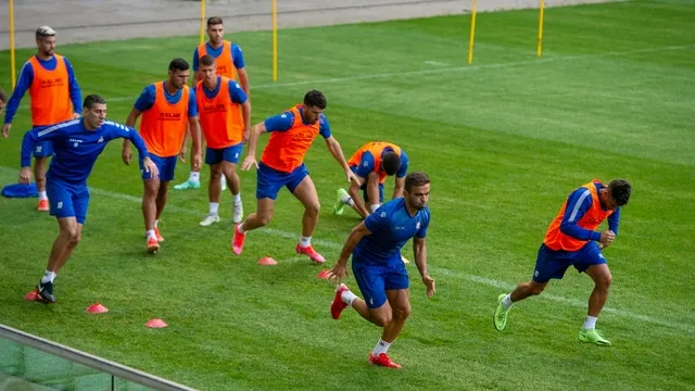 FOTO: Trening piłkarzy Hapoelu na Stadionie Wrocław