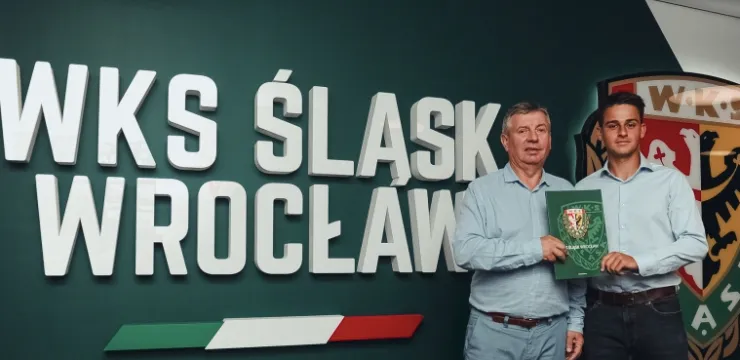 Młody pomocnik z pierwszym kontraktem!