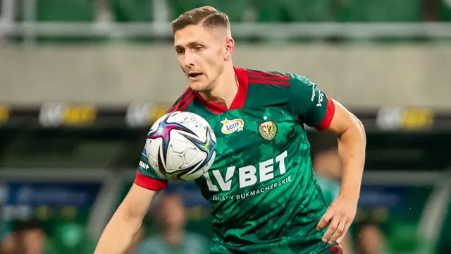 Piasecki: Biegamy jak dzieci we mgle