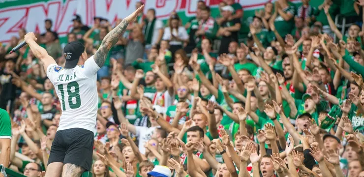 KIBICE: Doping kibiców Śląska na meczu z Rakowem (WIDEO)