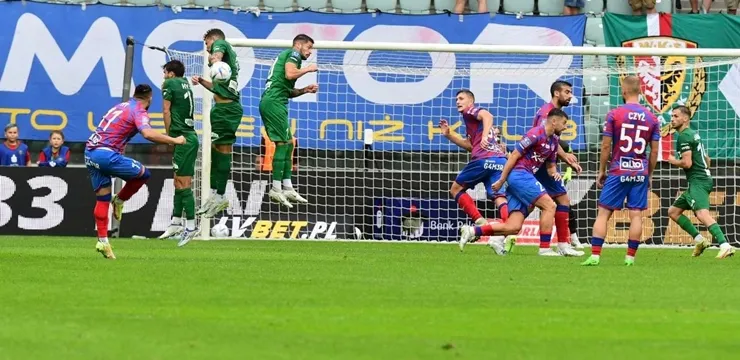 Śląsk - Raków 1:4. Poczciwy WKS nie psuł gościom zabawy (RELACJA)