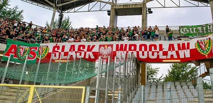KIBICE: Doping i wsparcie fanów Śląska po porażce w Kielcach (WIDEO)