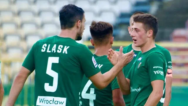 Kotwica - Śląsk II 1:1. Remis z liderem, ale zimowanie na dnie (RELACJA)