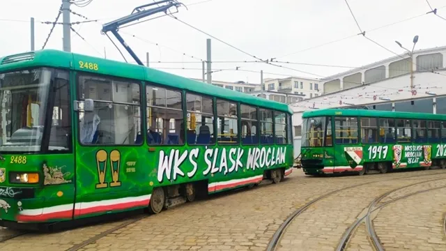 Przejedź się tramwajem z piłkarzami Śląska i zgarnij voucher