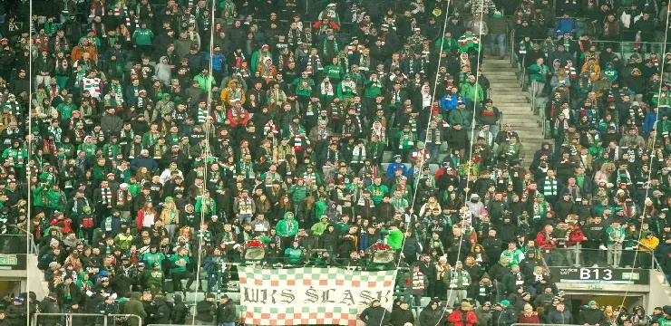 KIBICE: Doping kibiców Śląska w derbowym meczu z Zagłębiem Lubin (WIDEO)