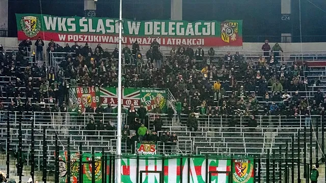 KIBICE: Doping kibiców Śląska w Szczecinie (WIDEO)