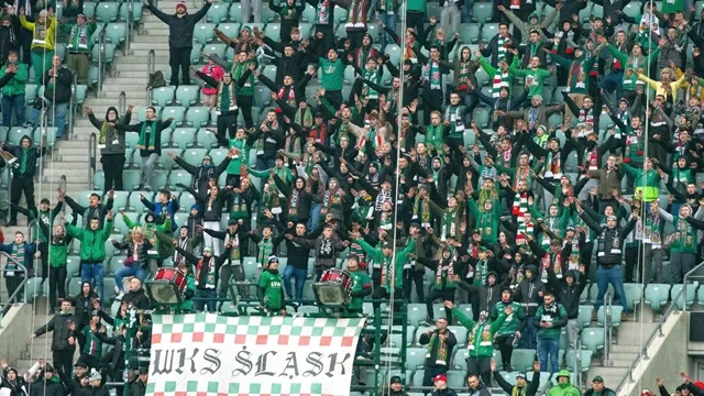 KIBICE: Doping kibiców Śląska w meczu z Koroną Kielce (WIDEO)