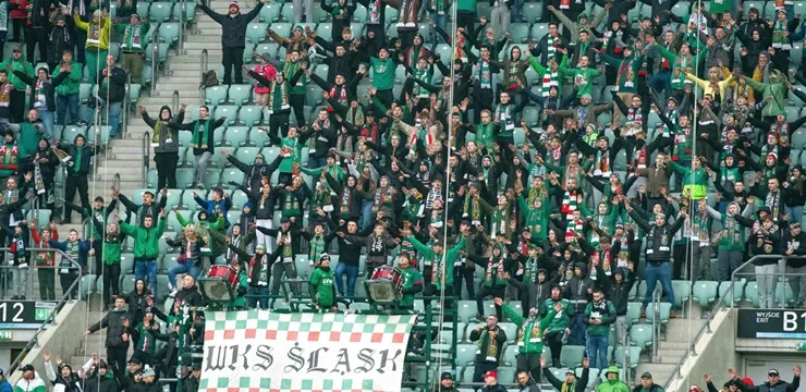 KIBICE: Doping kibiców Śląska w meczu z Koroną Kielce (WIDEO)