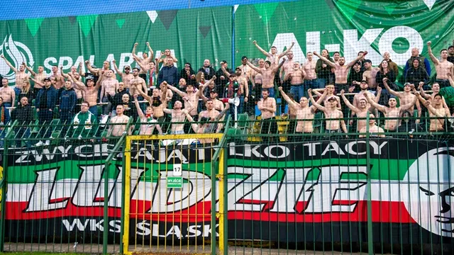 KIBICE: "Amatorzy! Nie piłkarze!"- doping fanatyków Śląska (WIDEO)