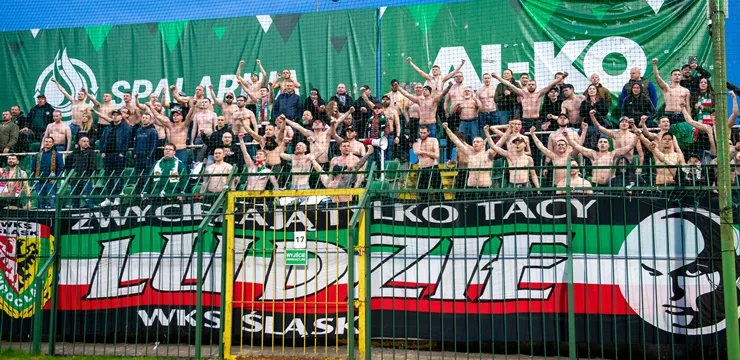 KIBICE: "Amatorzy! Nie piłkarze!"- doping fanatyków Śląska (WIDEO)