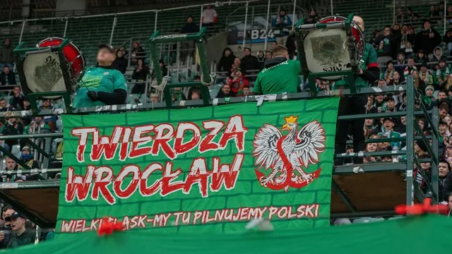 KIBICE: Doping kibiców Śląska z Piastem (WIDEO)
