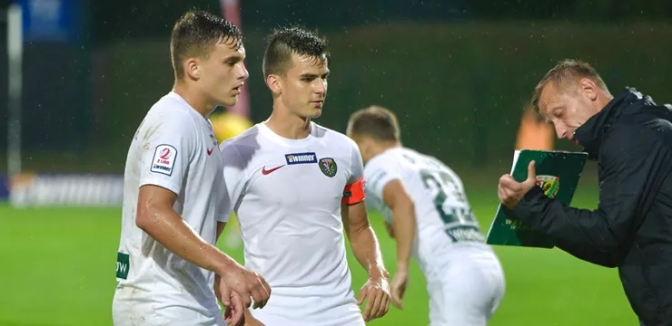 Znicz - Śląsk II 2:1. Przespany początek meczu (RELACJA)