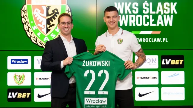 OFICJALNIE: Pierwszy letni transfer Śląska