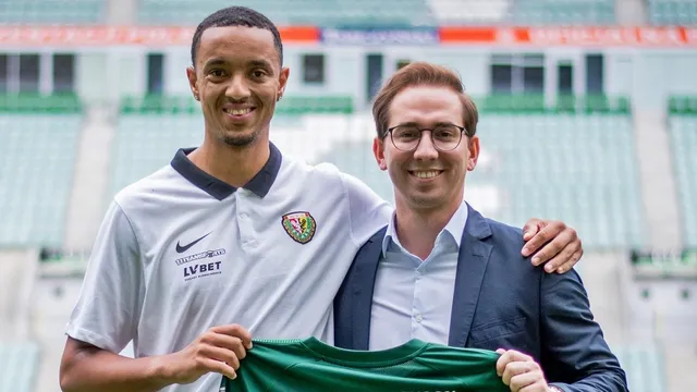 WYPOŻYCZENI: Borthwick-Jackson nie podnosi się z ławki
