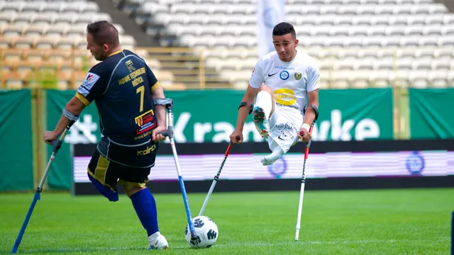 FOTO: AMP Śląsk Wrocław 8:1 Nowe Technologie Różyca (2)