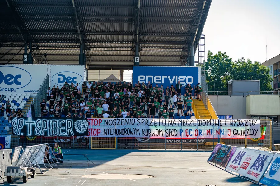 KIBICE: Doping kibiców Śląska w Mielcu (WIDEO)