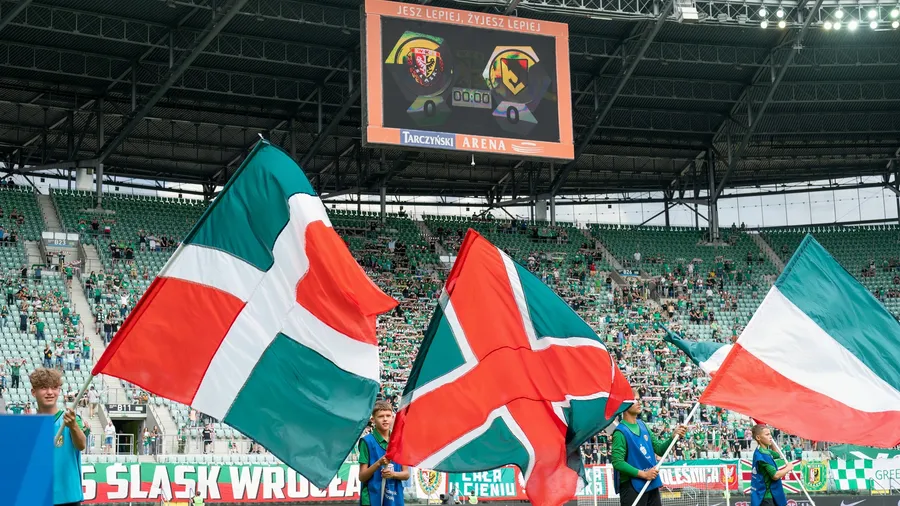 Akcja "Dzieci na stadionie" podczas meczu Śląska ze Stalą 
