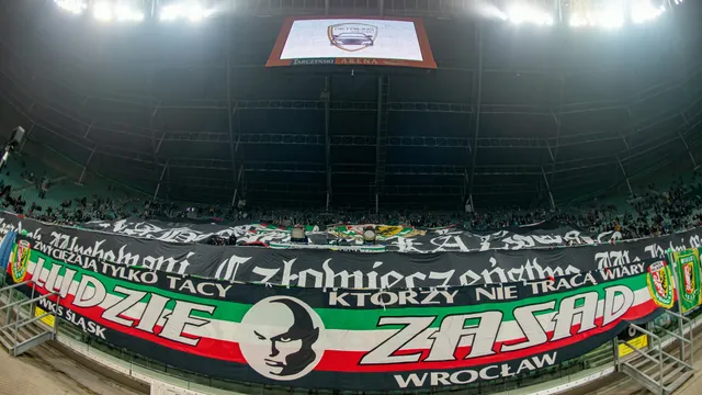 Kibice Śląska podziękowali Lukasowi Podolskiemu