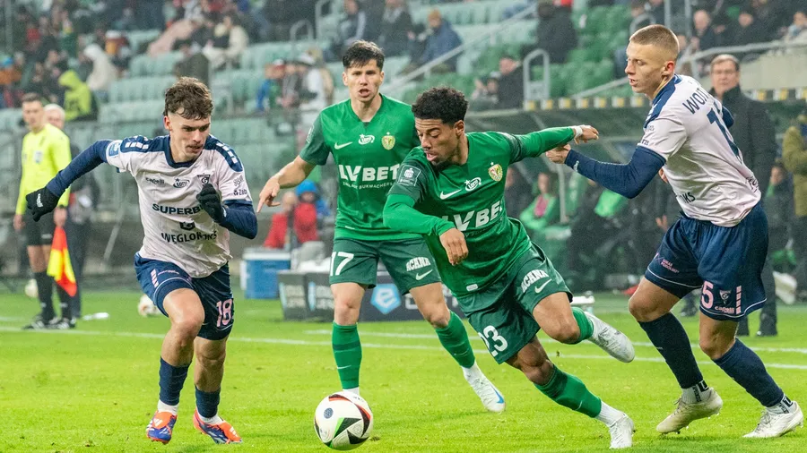 Śląsk - Górnik 0:1. Wrocławianie zadomowili się na dnie tabeli (RELACJA)
