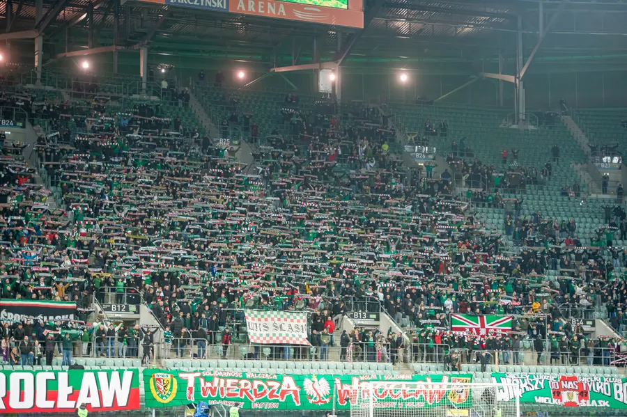KIBICE: Doping kibiców Śląska w meczu ze Stalą Mielec (WIDEO)
