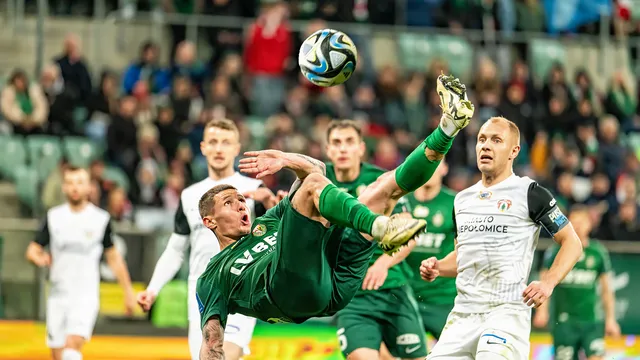 Sensacyjny zwrot akcji w sprawie Klimali. Kibice zablokowali transfer?
