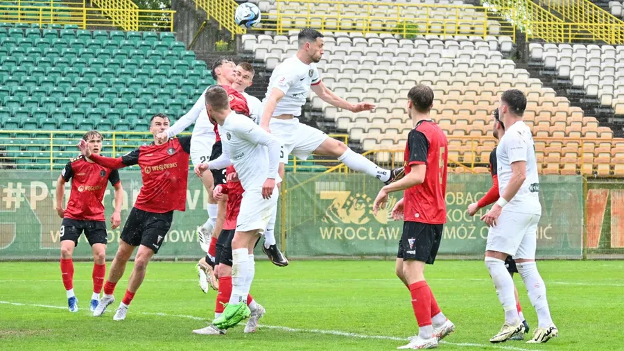 REZERWY: Seria zwycięstw u siebie trwa. Śląsk II - Górnik II 2:0 (RELACJA) 