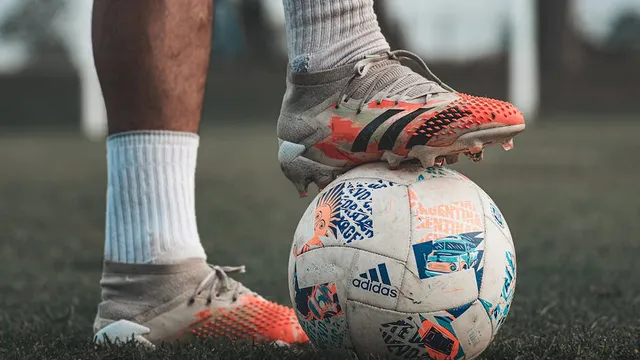 Na co zwrócić uwagę wybierając buty piłkarskie?