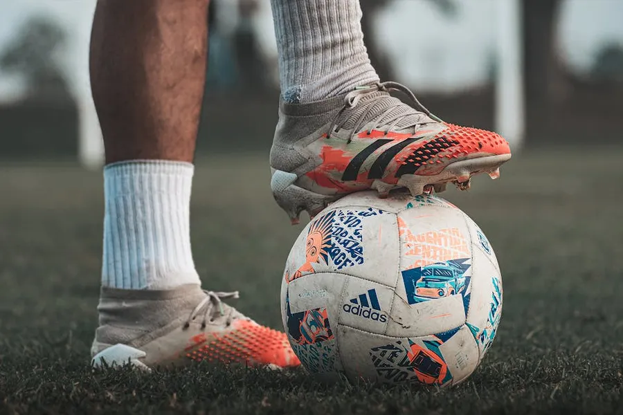 Na co zwrócić uwagę wybierając buty piłkarskie?