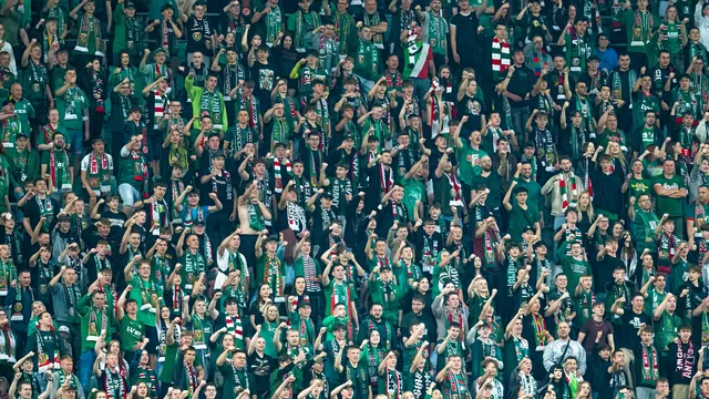 KIBICE: Doping kibiców Śląska w meczu z Cracovią