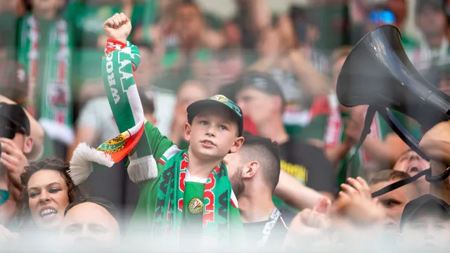 Akcja "Dzieci na stadionie" podczas meczu Śląska ze Stalą