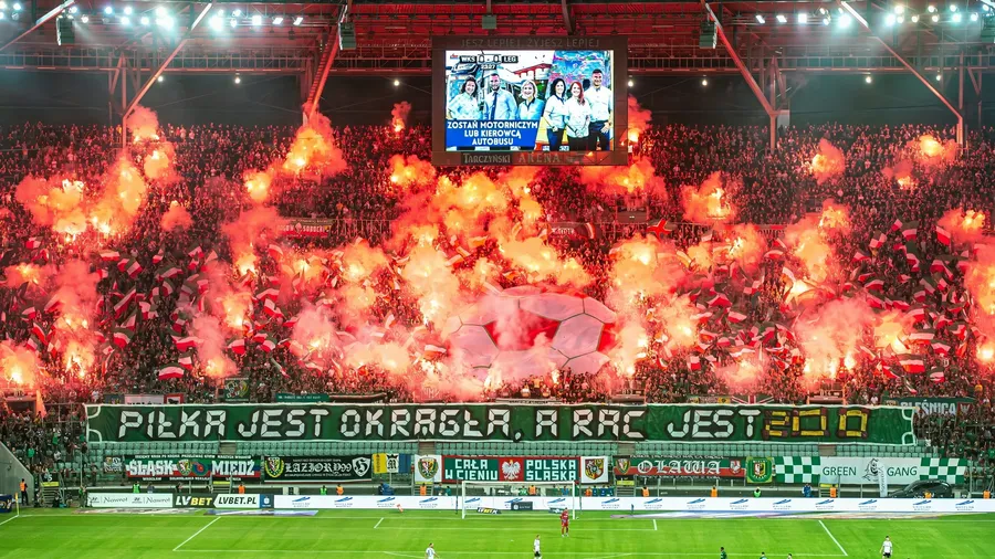 KIBICE: Oprawa kibiców Śląska Wrocław w meczu z Legią Warszawa (WIDEO)