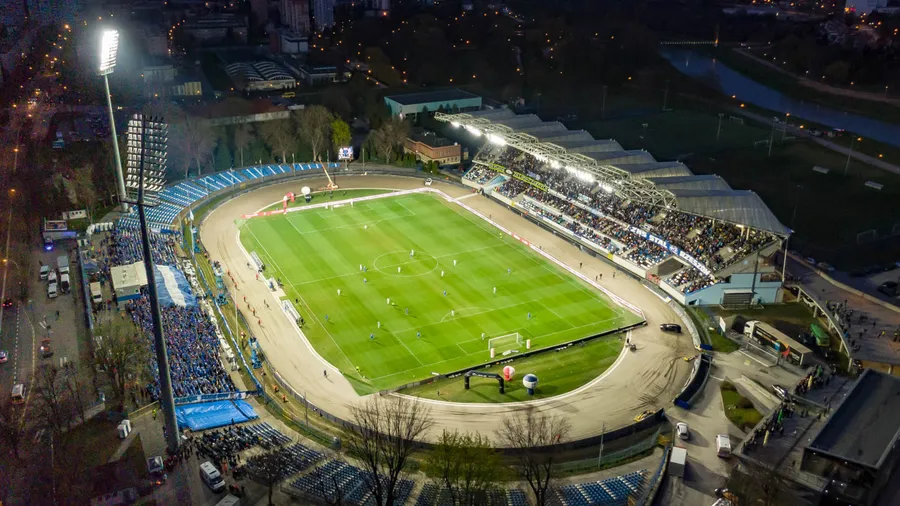 źródło: stadiony.net/stadion_stali_rzeszow