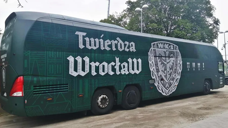 Zawodnicy Śląska udali się do Radomia nietypowym środkiem transportu 