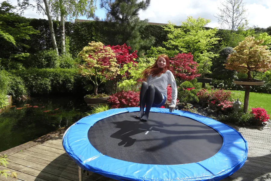 Trampolina ogrodowa jako element treningu interwałowego