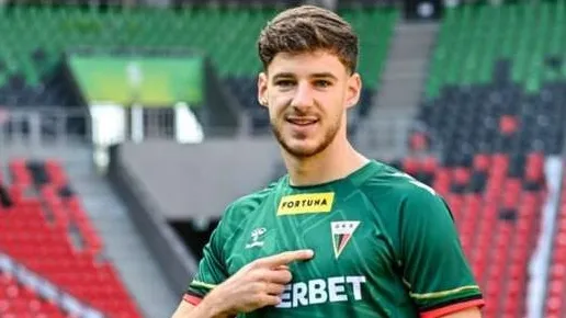 TRANSFERY: Środkowy obrońca na testach w Śląsku