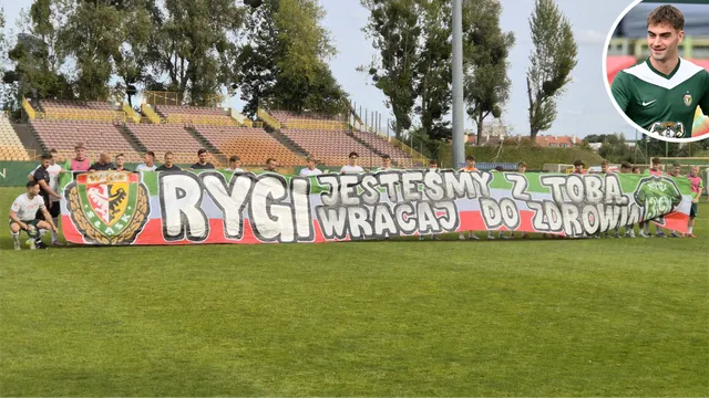 REZERWY: Groźna kontuzja stopera. Koledzy z zespołu wsparli piłkarza przed meczem