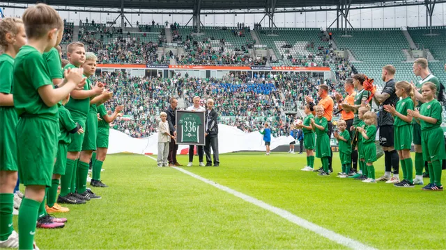 Legenda Śląska uhonorowana przed meczem. ''Dziękuję za szacunek i sympatię do mojej osoby''