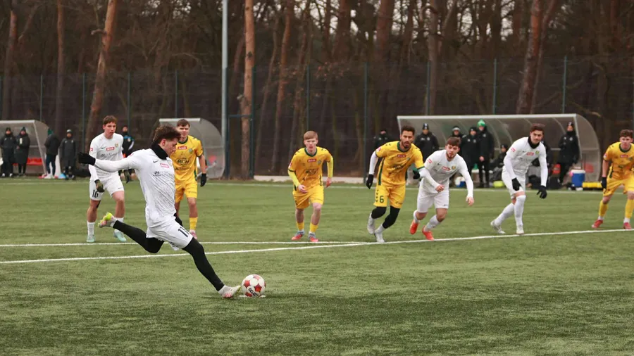 REZERWY: Karny niewykorzystany, Kozak z czerwoną kartką. Lechia Zielona Góra – Śląsk II Wrocław (RELACJA)