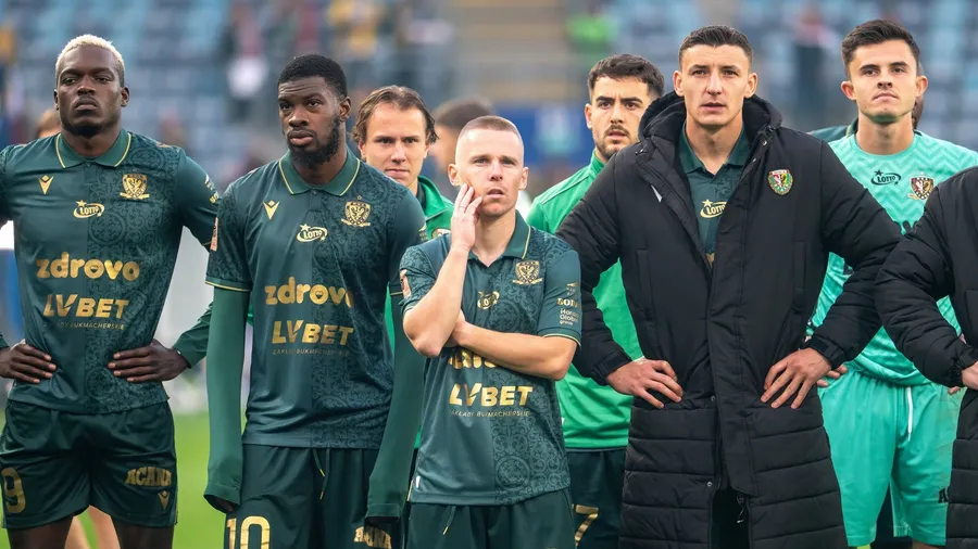 Bezradność kibiców po piątej porażce z rzędu. ''Niektórzy piłkarze nie dojeżdżają do poziomu Ekstraklasy''
